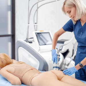 Femme en séance Coolwaves soins esthétiques Paris médecin esthétique Paris Docteur Dominique Bellecour