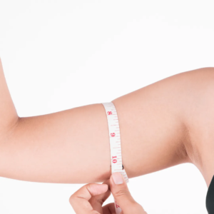 Femme souhaitant Coolwaves bras soins esthétiques Paris médecin esthétique Paris Docteur Dominique Bellecour