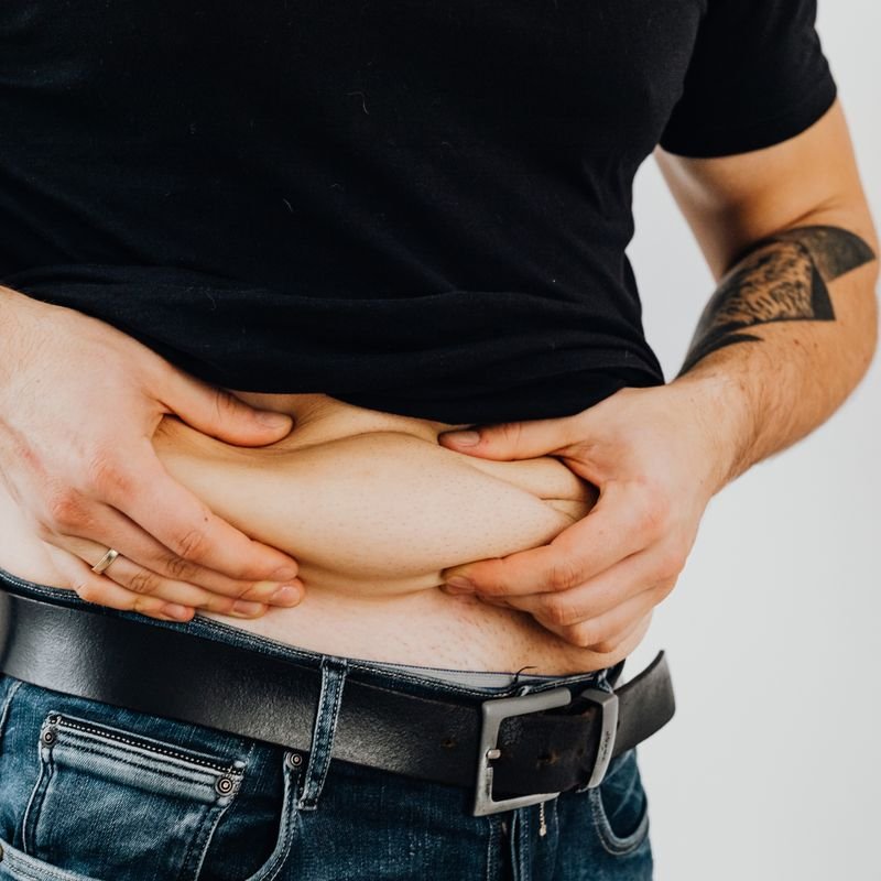 Cryolipolyse poignées d’amour homme à Paris